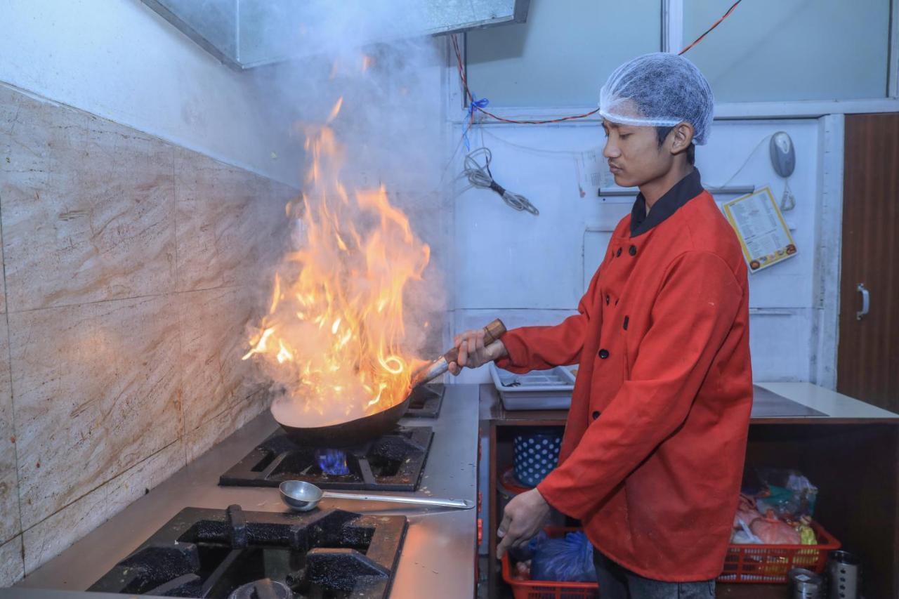 Royal Kings Hotel Katmandu Zewnętrze zdjęcie