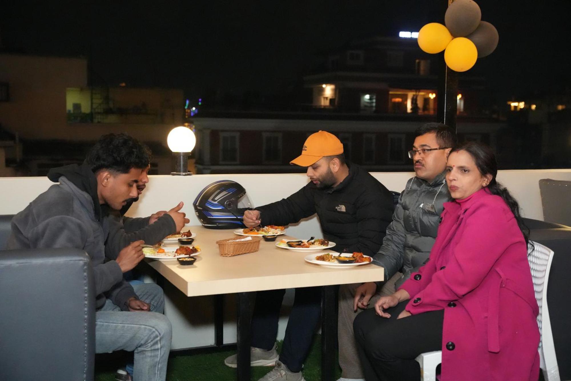 Royal Kings Hotel Katmandu Zewnętrze zdjęcie